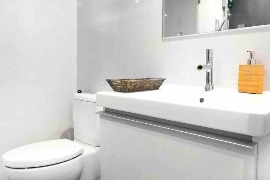 Stylish 1 Bedroom, Nice Pool,Bts Asok, Sukhumvit Bangkok Exterior foto